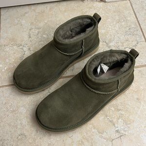 Ugg Classic Ultra Mini - in Shaded Clover